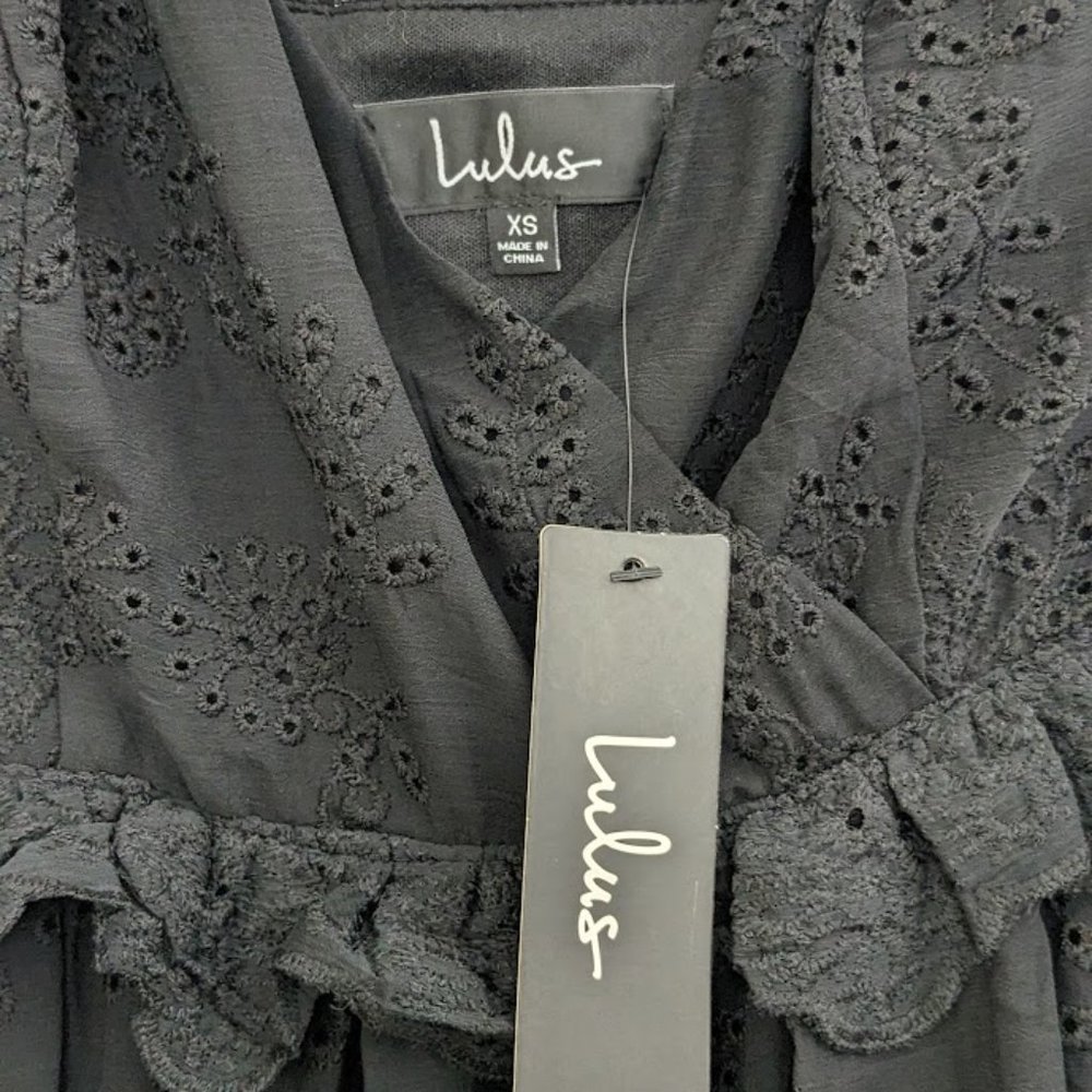 LULUS Black Eyelet Tiered Midi Dress XS (NWT) - Picture 5 of 9